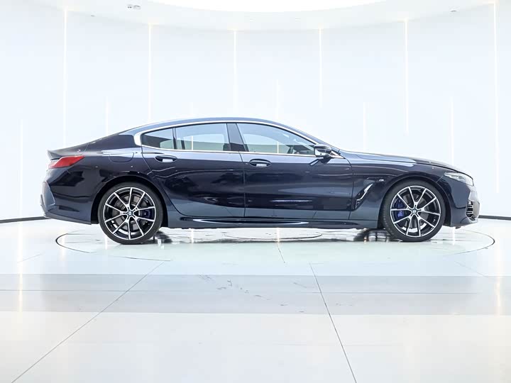 Фото 6 - BMW 8 Series