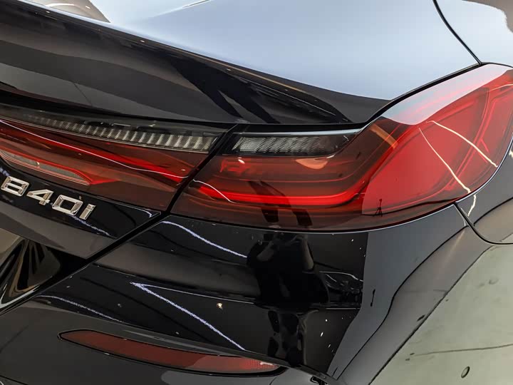 Фото 9 - BMW 8 Series