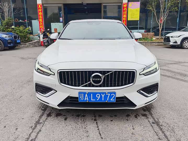 Фото 2 - Volvo S60
