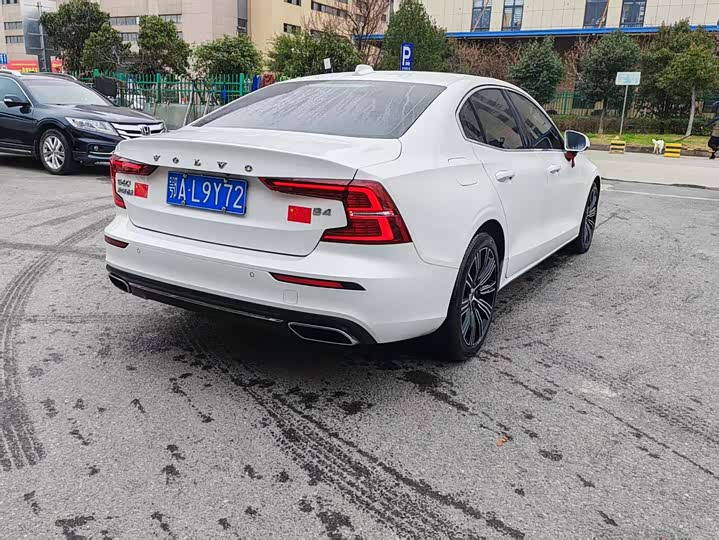 Фото 5 - Volvo S60