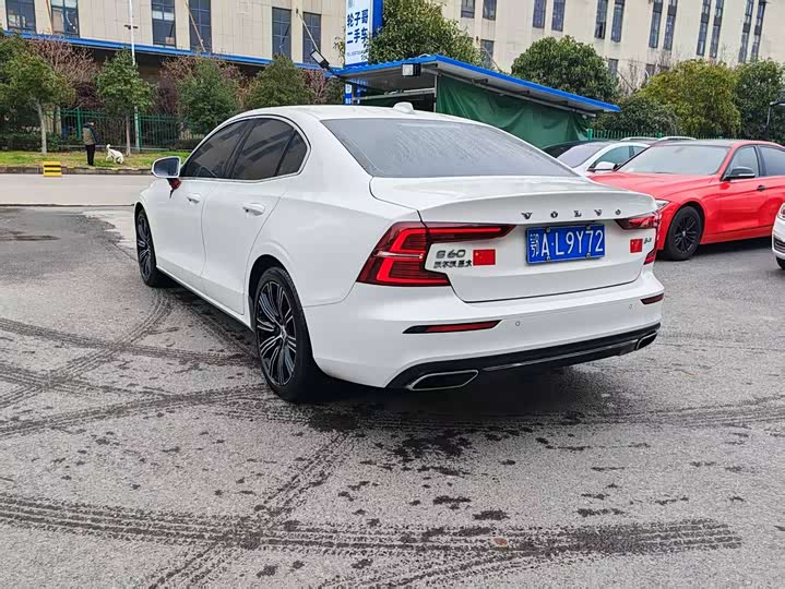 Фото 6 - Volvo S60