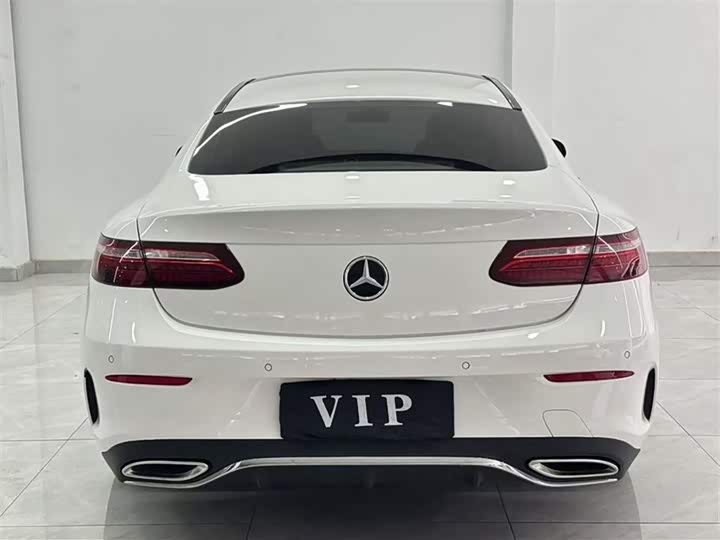 Фото 8 - Mercedes-Benz E-Class