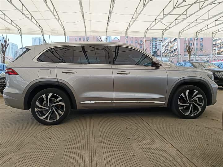 Фото 8 - Geely Monjaro