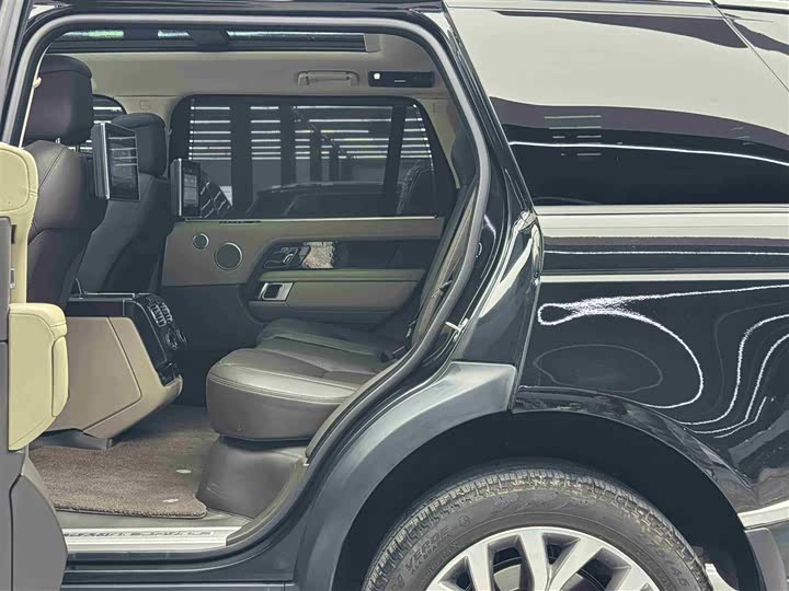 Photo 7 - Land Rover Range Rover