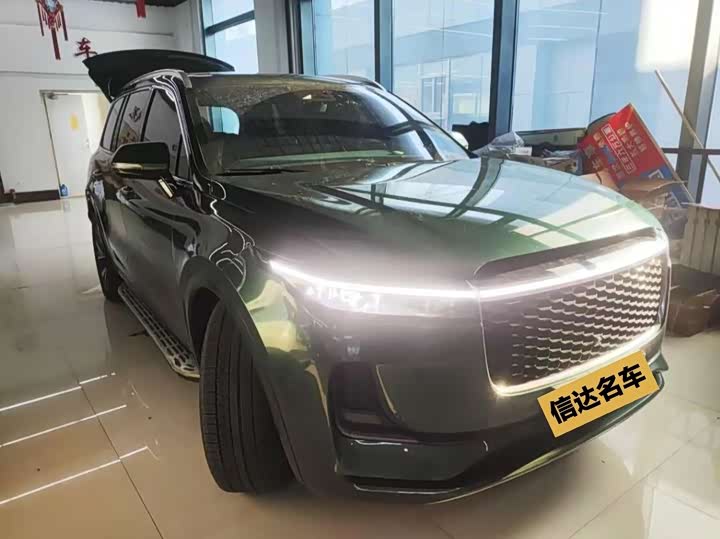 Фото 2 - LiXiang One