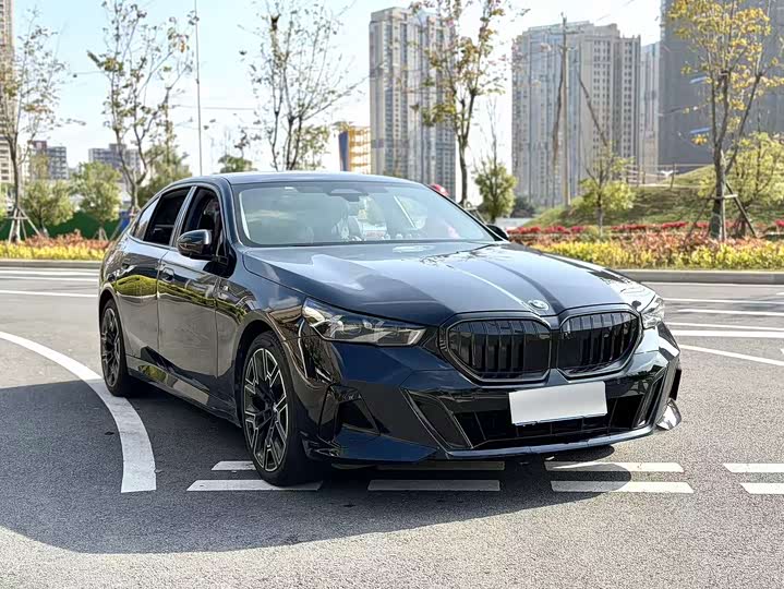 Фото 3 - BMW 5 Series