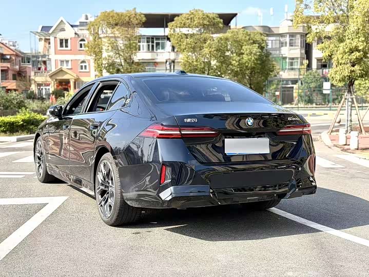 Фото 6 - BMW 5 Series