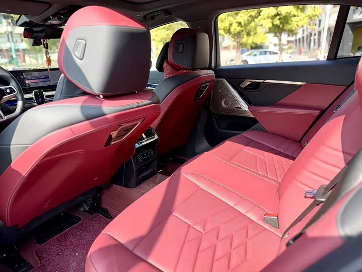 Фото 8 - BMW 5 Series