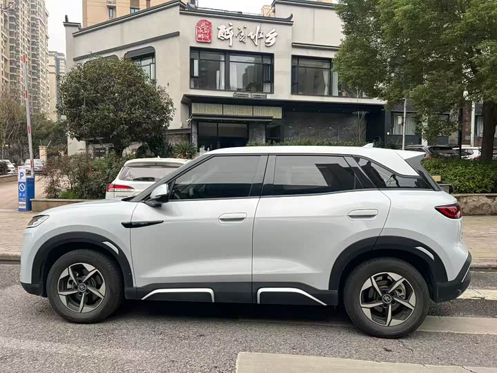 Фото 7 - BYD Yuan Up