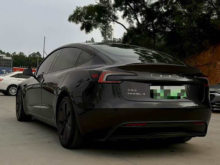 Photo 4 - Tesla Model 3