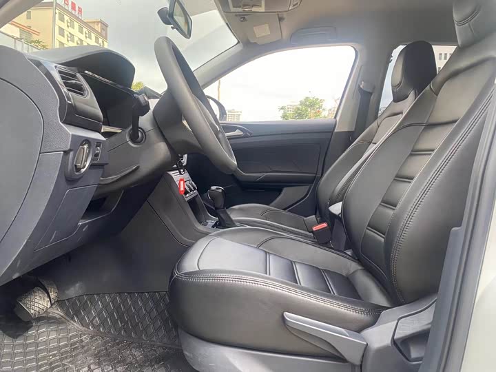 Фото 4 - Volkswagen Tharu