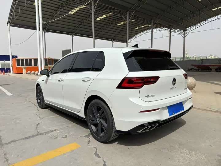 Фото 4 - Volkswagen Golf