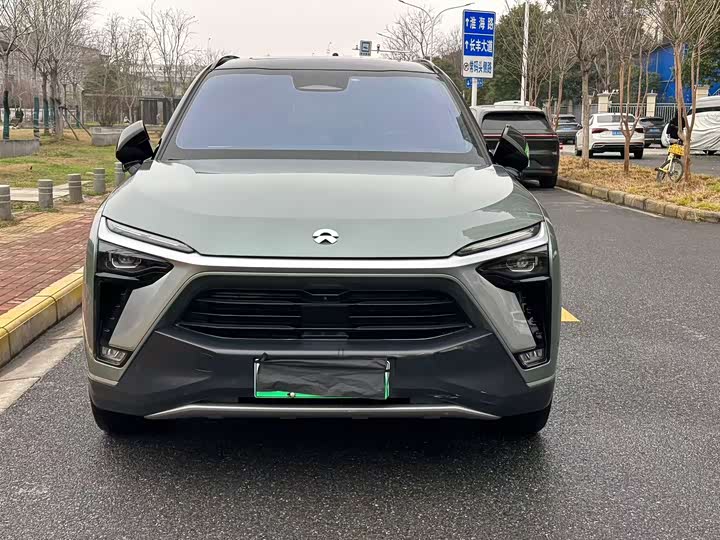 Фото 2 - Nio ES8