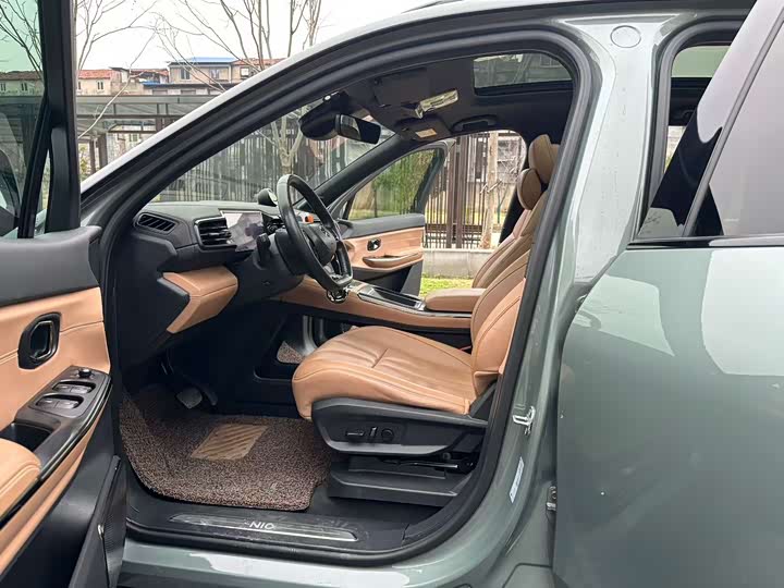 Фото 4 - Nio ES8