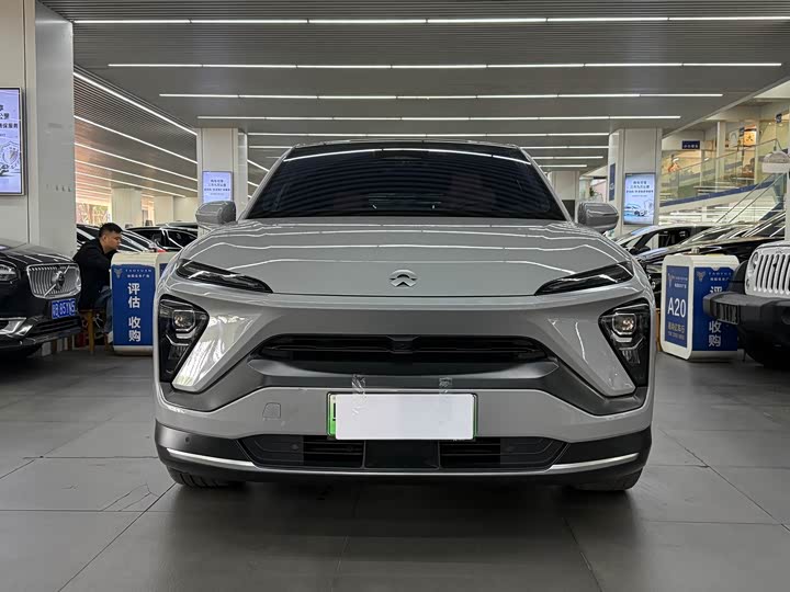 Фото 2 - Nio EC6