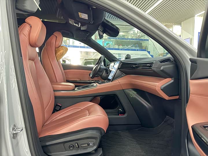 Фото 8 - Nio EC6