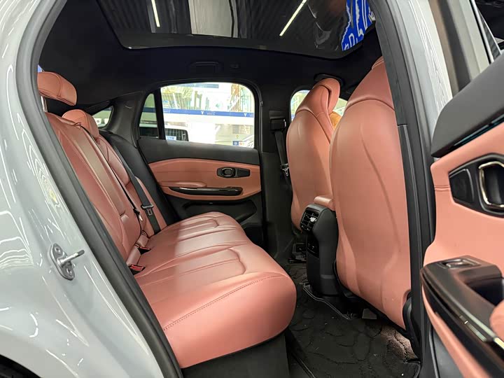 Фото 9 - Nio EC6