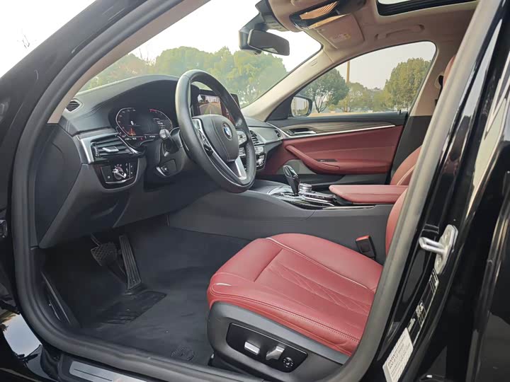 Photo 7 - BMW 5 Series