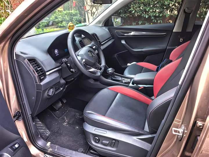 Фото 4 - Skoda Karoq