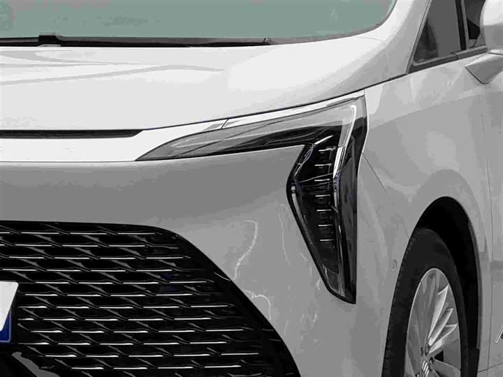 Photo 3 - Buick GL8 Century