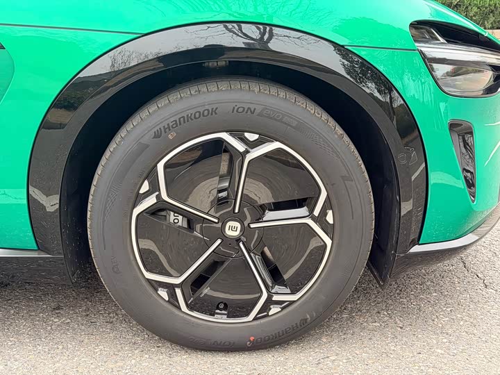 Фото 6 - Xiaomi YU7