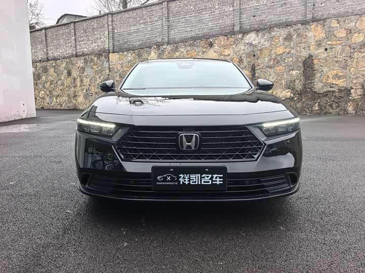 Фото 2 - Honda Accord