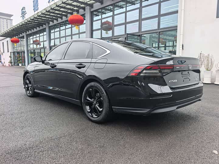 Фото 9 - Honda Accord