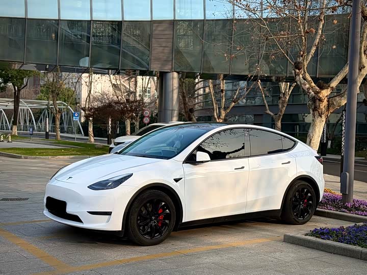 Photo 1 - Tesla Model Y