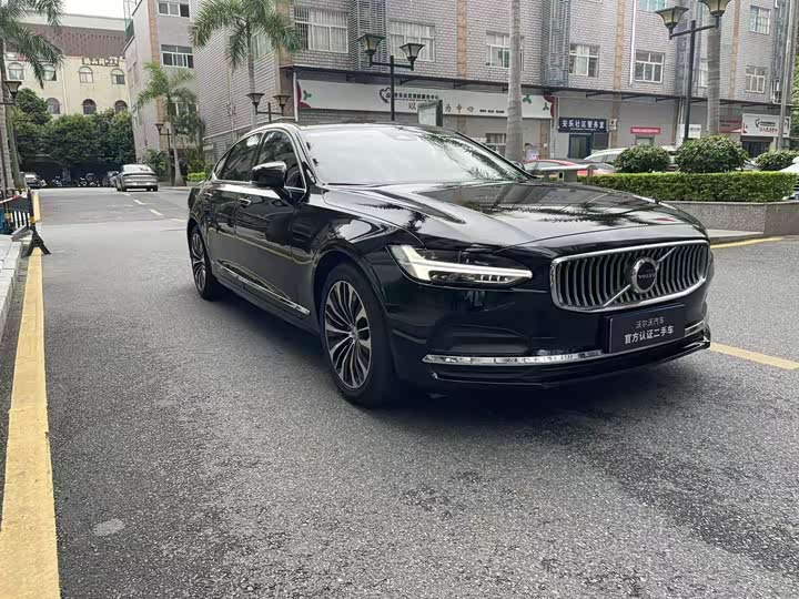 Фото 3 - Volvo S90