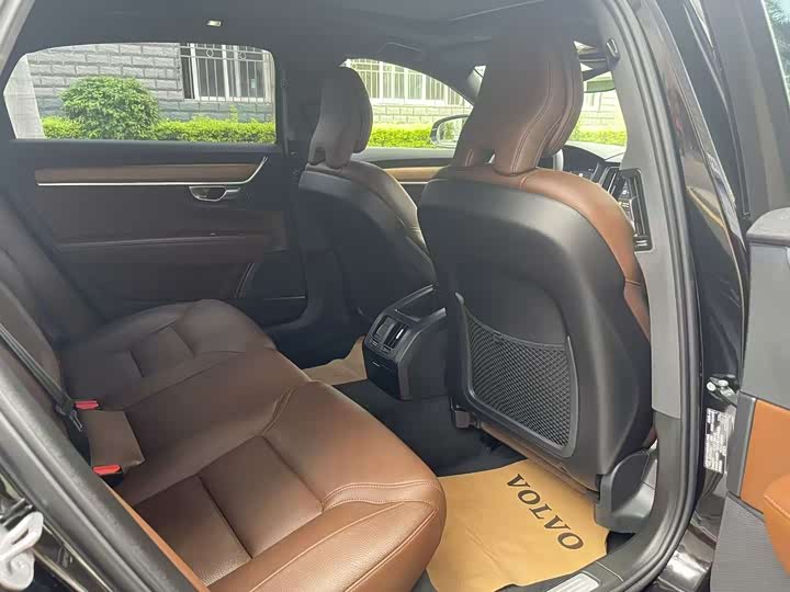 Фото 5 - Volvo S90