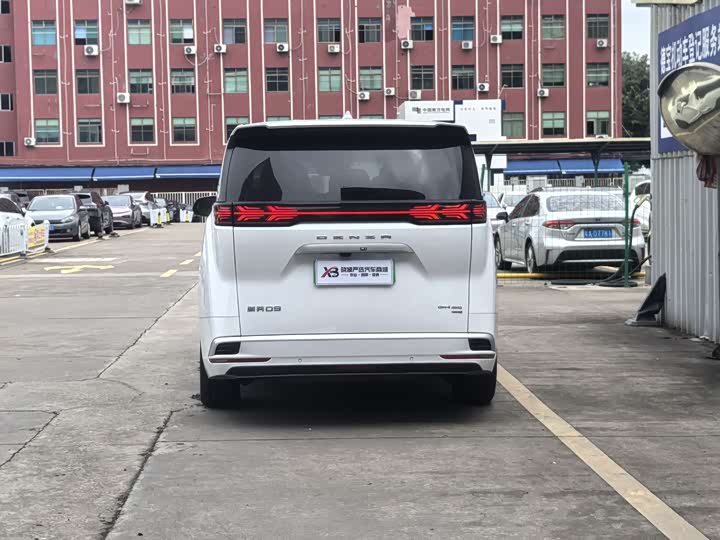 Фото 6 - Denza D9