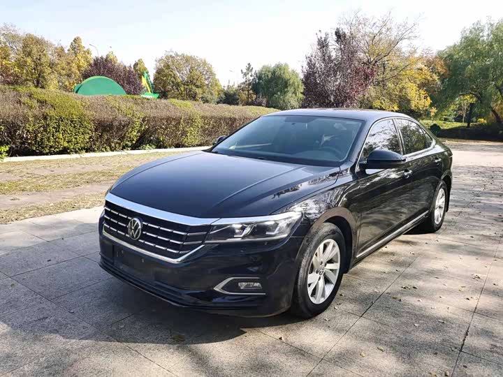 Фото 1 - Volkswagen Passat