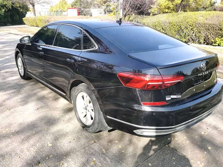 Фото 8 - Volkswagen Passat