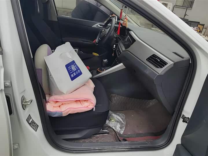 Photo 8 - Volkswagen Polo