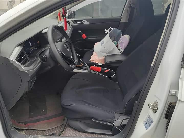 Photo 9 - Volkswagen Polo