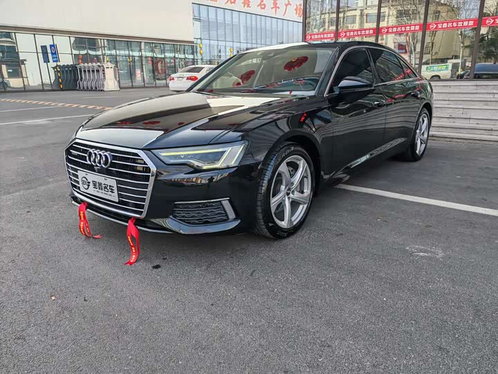 Фото 1 - Audi A6L
