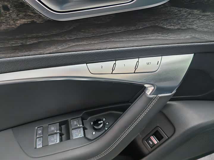 Фото 9 - Audi A6L