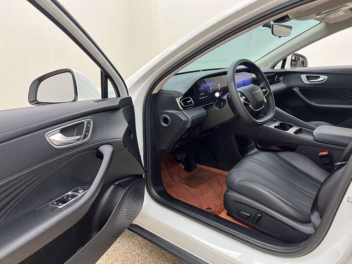 Фото 9 - Roewe D7