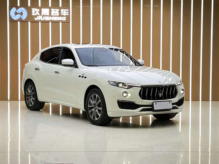 Photo 3 - Maserati Levante
