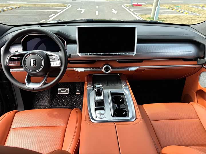 Фото 6 - Tank 700 Hybrid