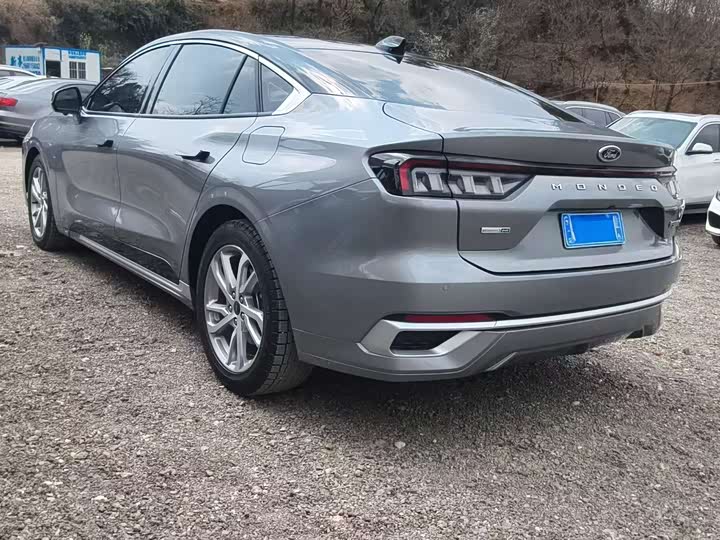 Фото 8 - Ford Mondeo