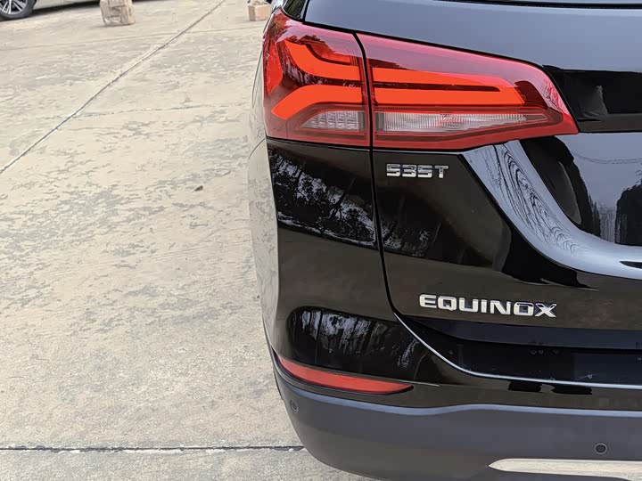 Фото 8 - Chevrolet Equinox