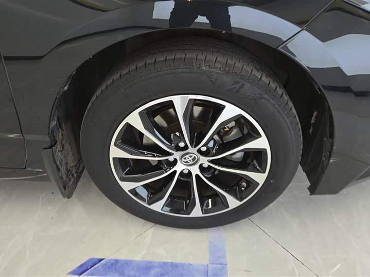 Photo 6 - Toyota Avalon