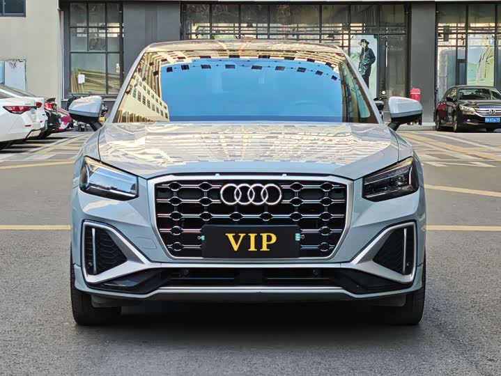 Фото 2 - Audi Q2L