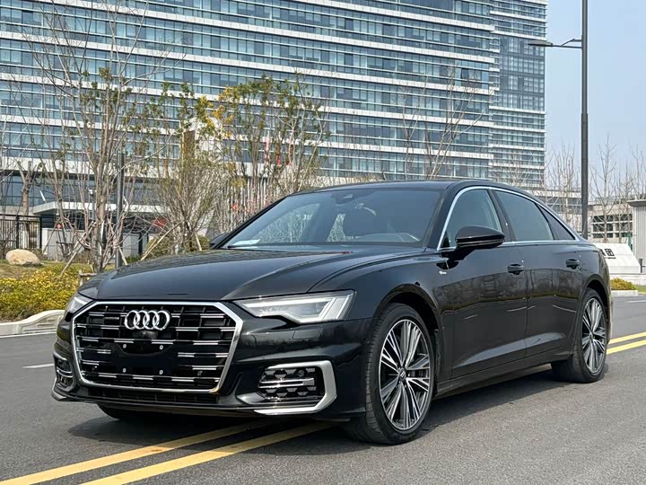 Фото 1 - Audi A6L