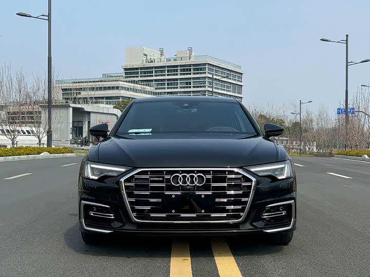 Фото 2 - Audi A6L