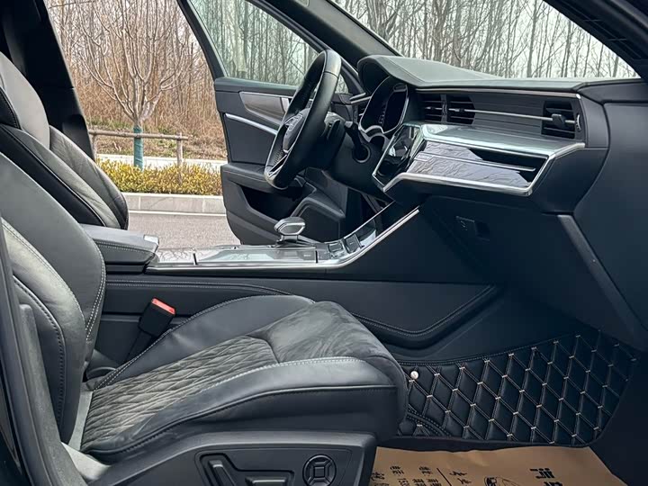 Фото 5 - Audi A6L