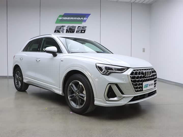 Фото 4 - Audi Q3