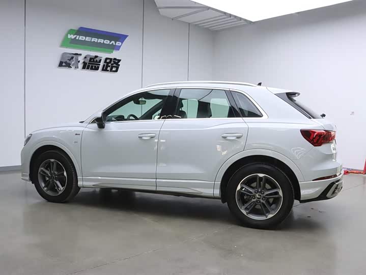 Фото 5 - Audi Q3