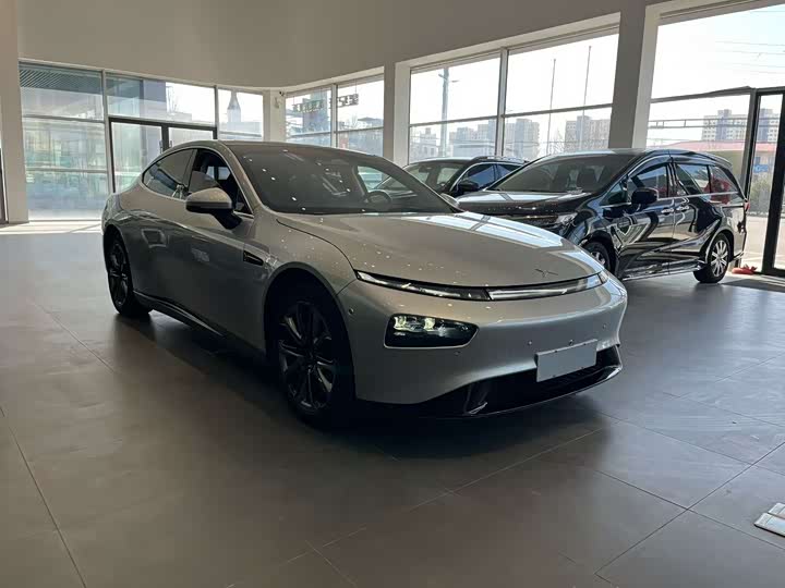 Фото 3 - XPeng P7